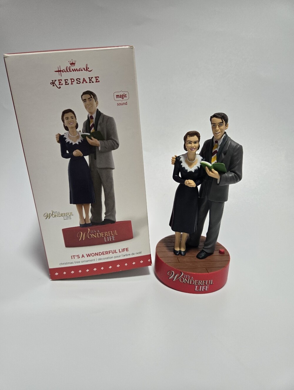 Hallmark It's A Wonderful Life Ornament 2015 Auld Lang Syne Christmas Music